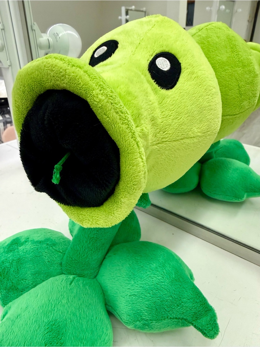 Plants vs Zombies Peashooter 12” Plush • San Diego Comic-Con PVZ Collectible